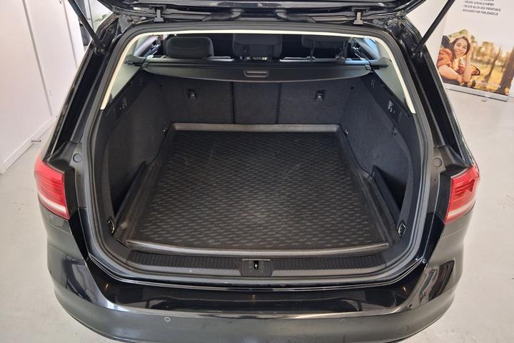 Sort VW Passat fra 2017