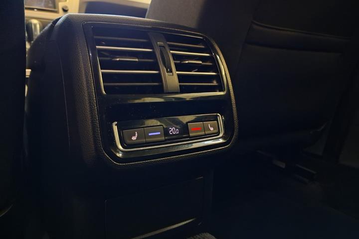 Sort VW Passat fra 2017
