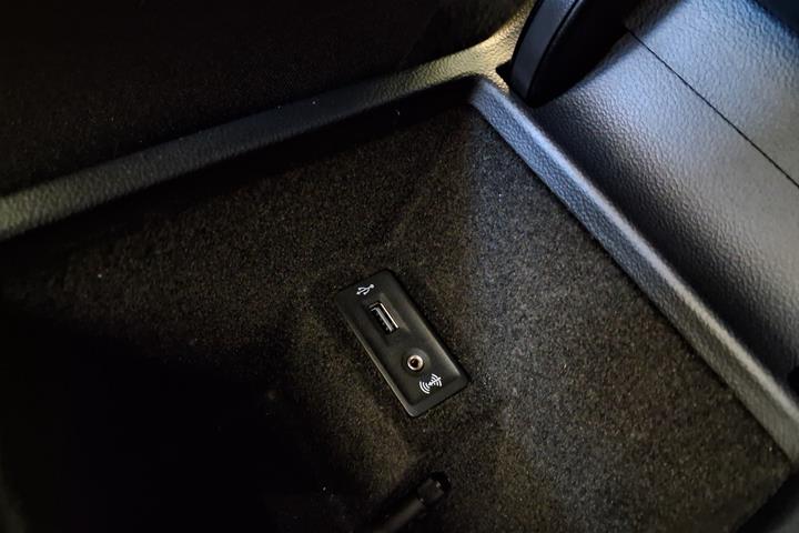 Sort VW Passat fra 2017