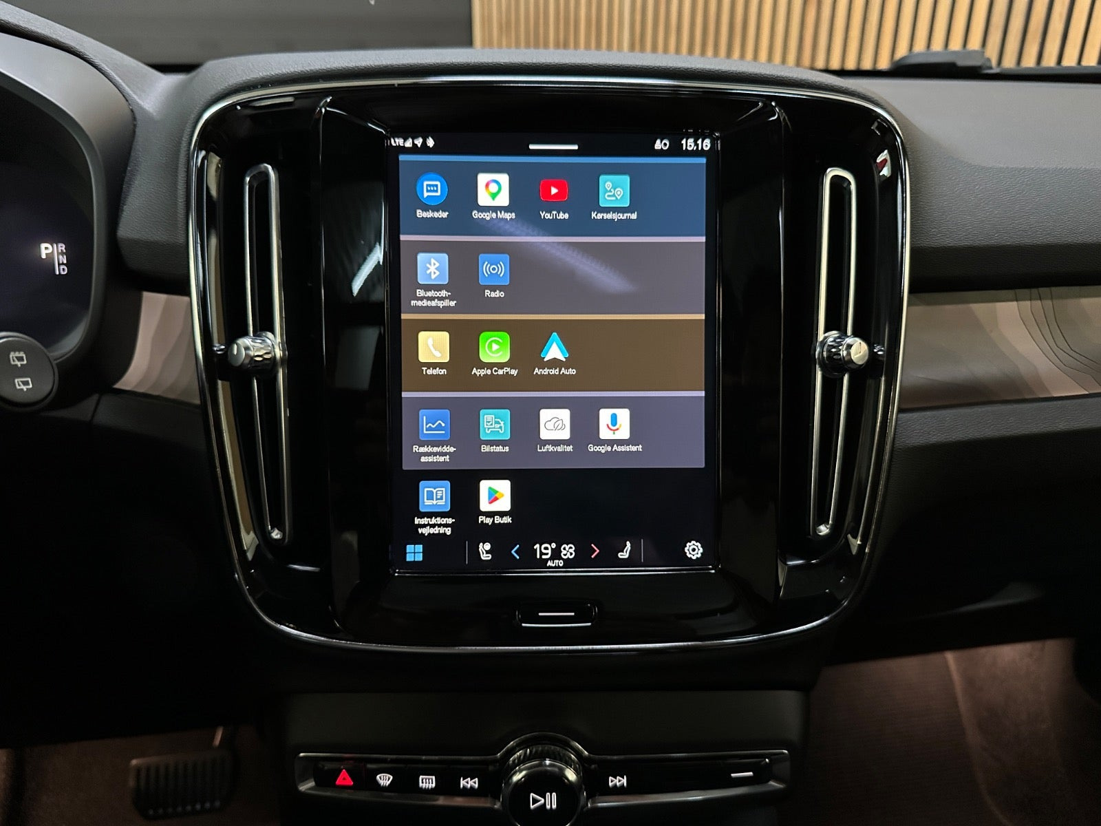 Sort Volvo XC40 fra 2023
