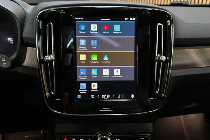 Sort Volvo XC40 fra 2023
