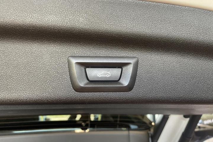 Hvid BMW iX1 fra 2024