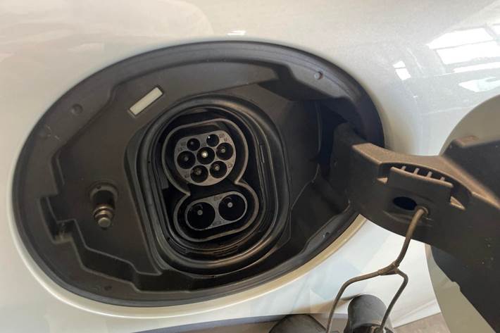 Sølv Mini Cooper SE fra 2021