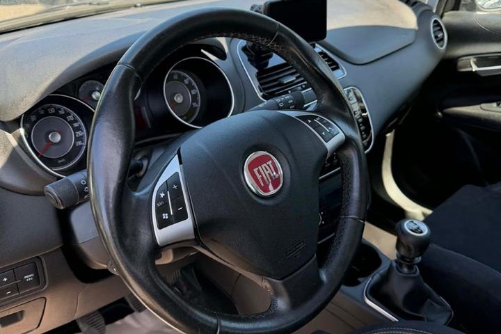 Sort Fiat Punto fra 2013