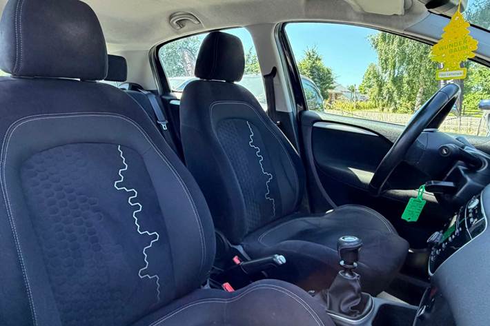 Sort Fiat Punto fra 2013