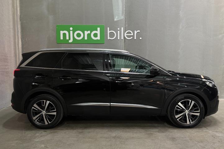 Sort Peugeot 5008 fra 2018