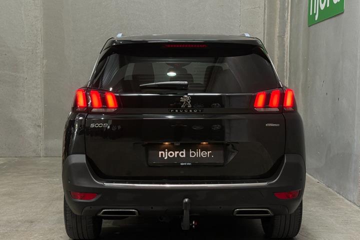 Sort Peugeot 5008 fra 2018