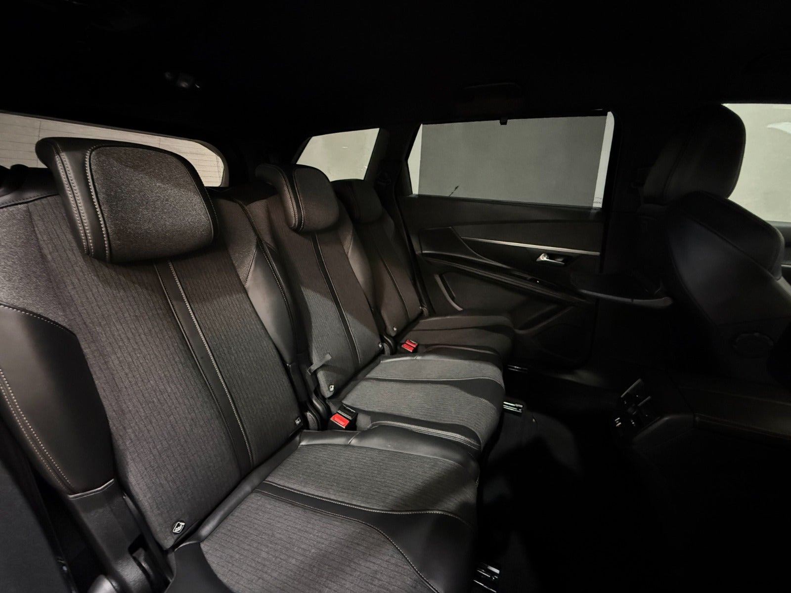 Sort Peugeot 5008 fra 2018