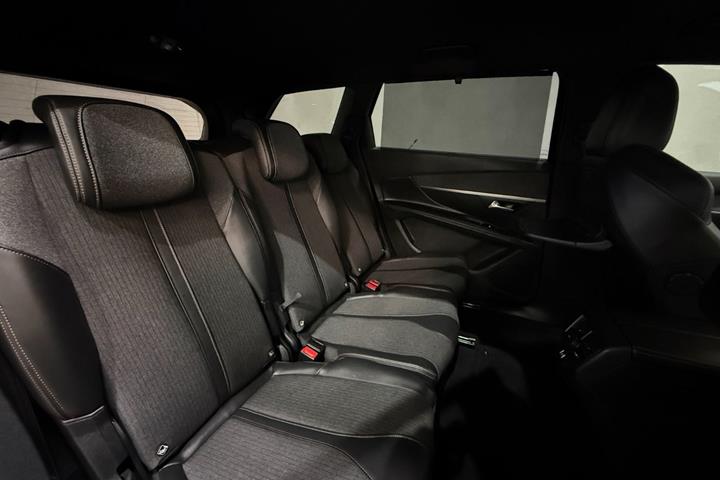 Sort Peugeot 5008 fra 2018