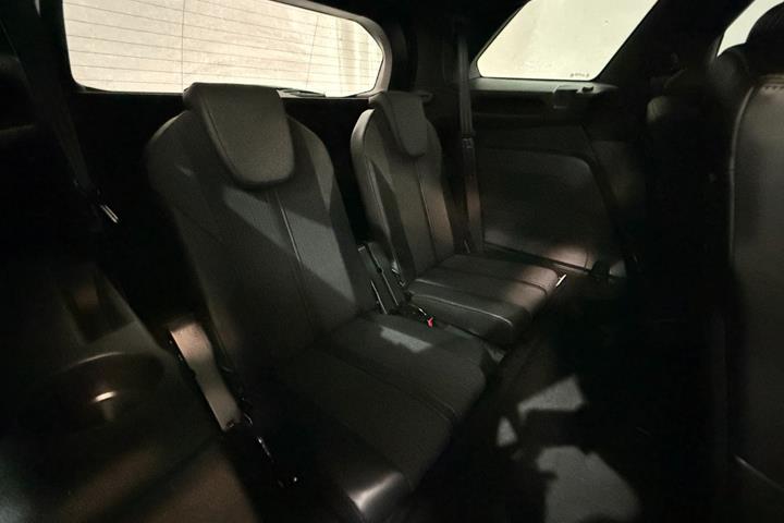 Sort Peugeot 5008 fra 2018