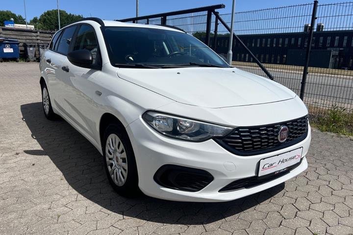 Hvid Fiat Tipo fra 2017