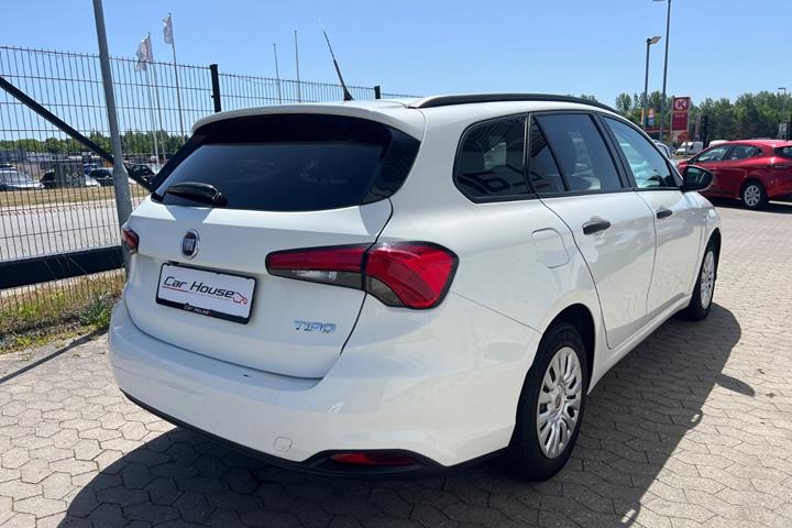 Hvid Fiat Tipo fra 2017