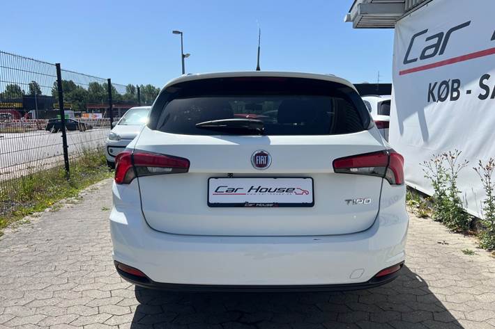 Hvid Fiat Tipo fra 2017