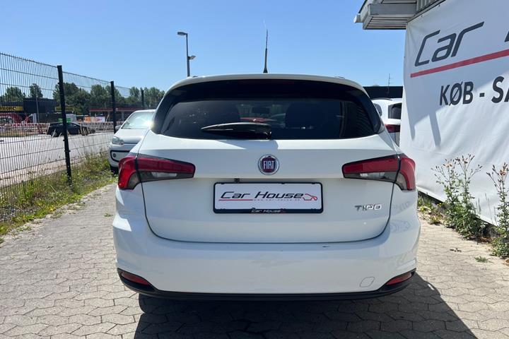 Hvid Fiat Tipo fra 2017