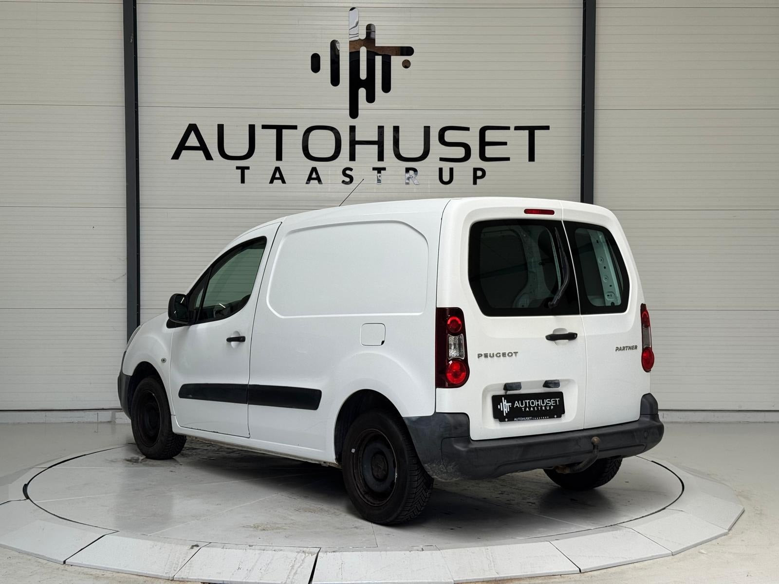 Hvid Peugeot Partner fra 2016