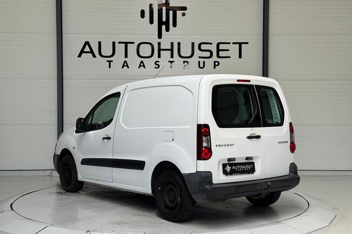 Hvid Peugeot Partner fra 2016