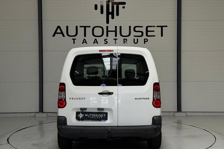 Hvid Peugeot Partner fra 2016