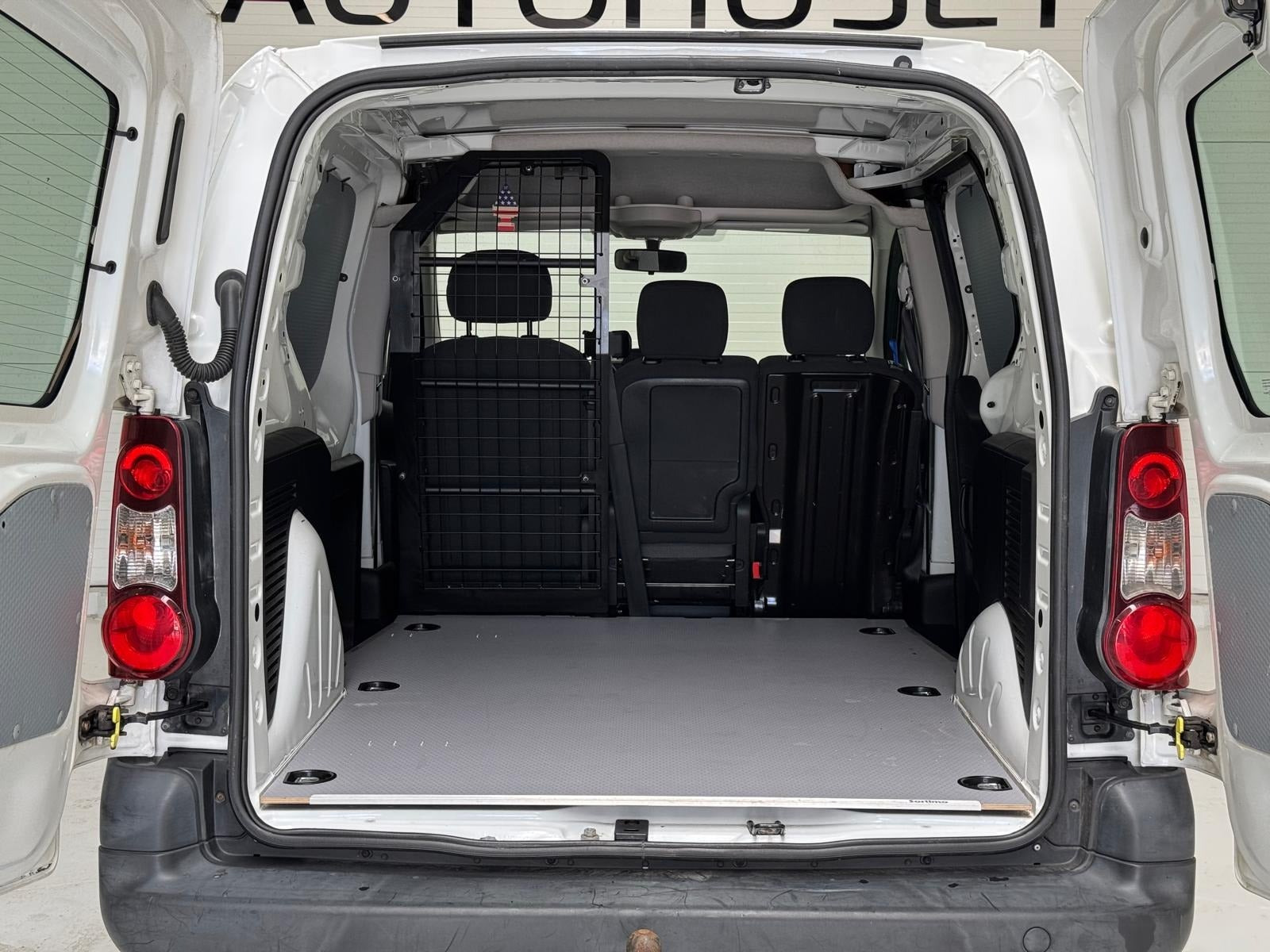 Hvid Peugeot Partner fra 2016