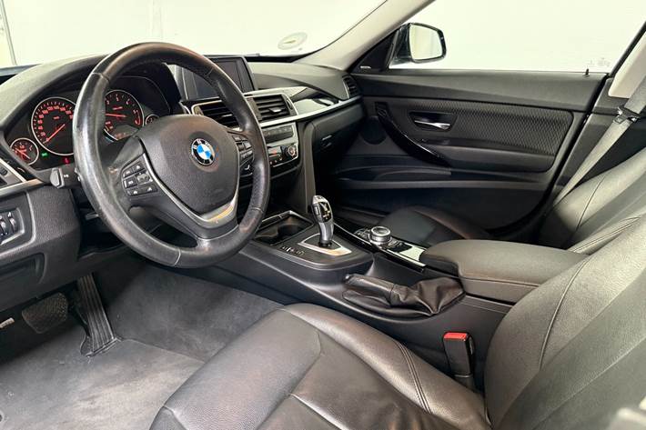 Sort BMW 320d fra 2018