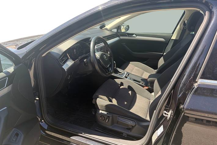 Sort VW Passat fra 2018