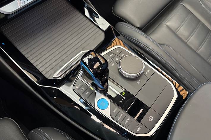 Sort BMW iX3 fra 2022