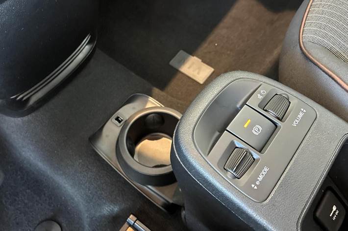 Hvid Fiat 500e fra 2023