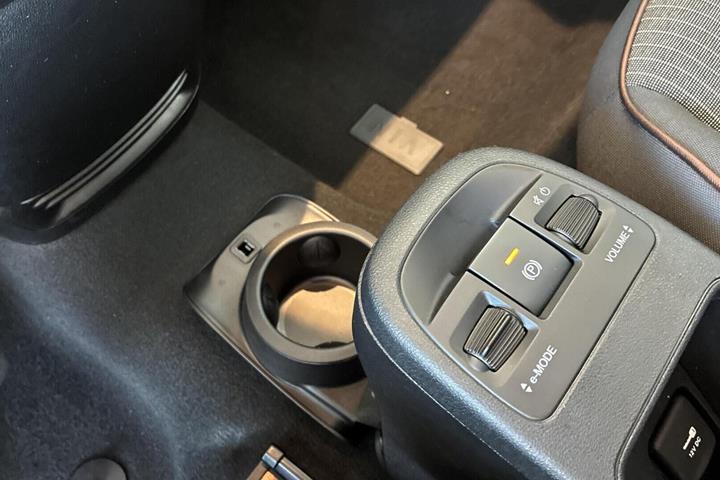 Hvid Fiat 500e fra 2023