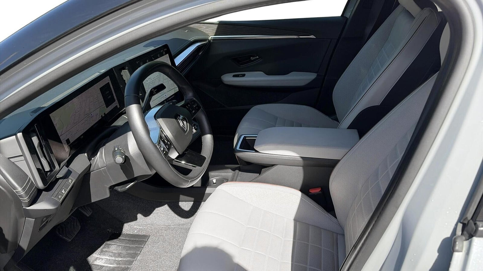 Grå Renault Megane E-Tech fra 2022