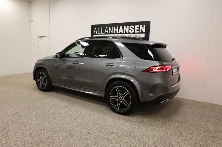 Grå Mercedes GLE350 de fra 2023
