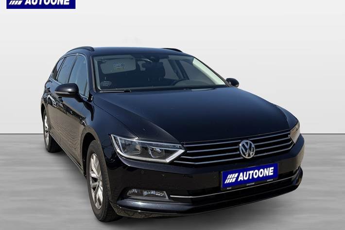 Sort VW Passat fra 2018