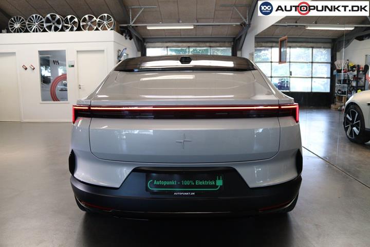 Hvid Polestar 4 fra 2025