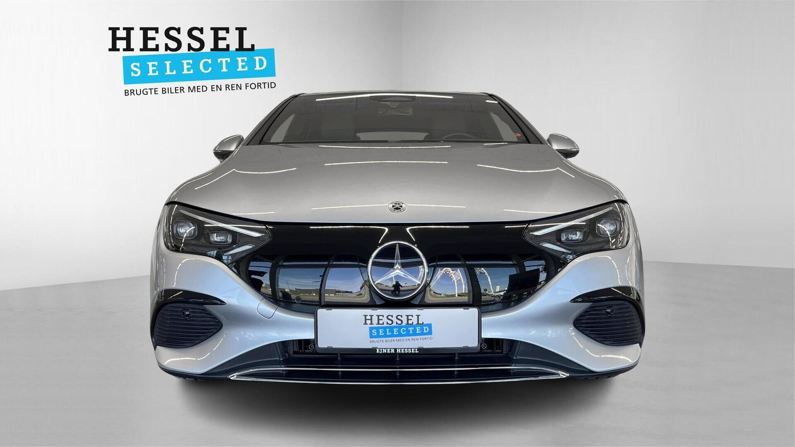 Sølv Mercedes EQE350 fra 2023