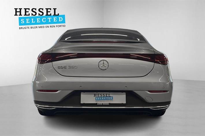 Sølv Mercedes EQE350 fra 2023