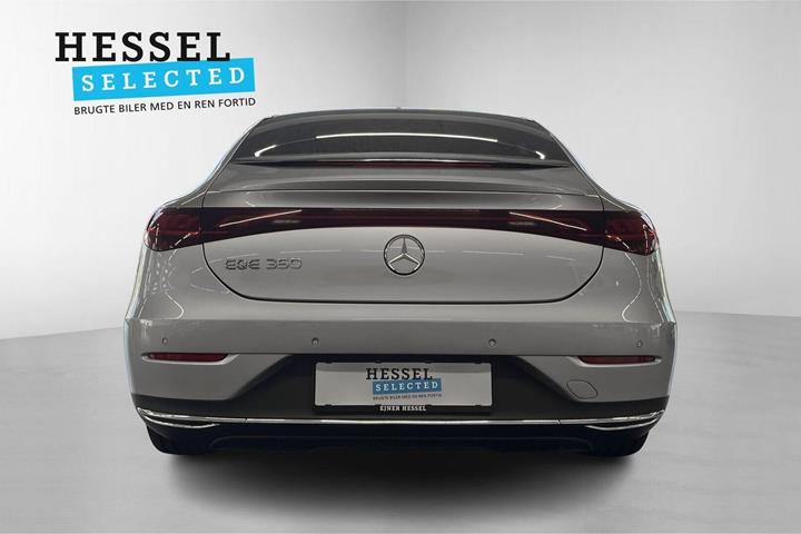 Sølv Mercedes EQE350 fra 2023