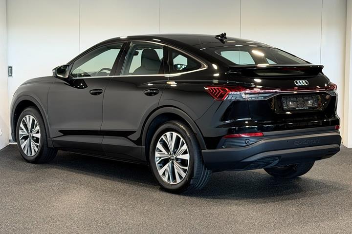 Sort Audi Q4 e-tron fra 2023