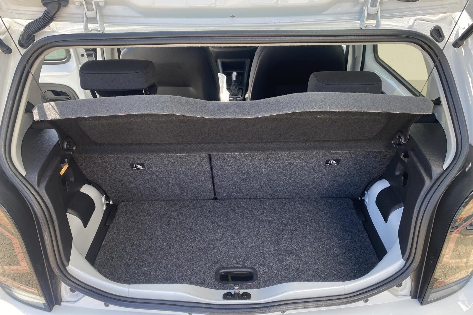 Hvid VW E-UP! fra 2021