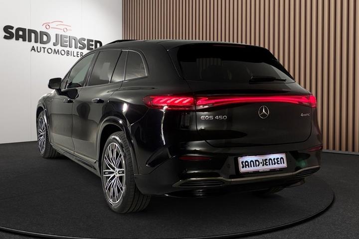 Sort Mercedes EQS450 SUV fra 2024