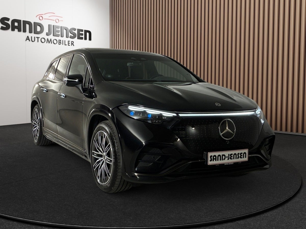Sort Mercedes EQS450 SUV fra 2024