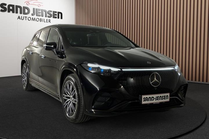 Sort Mercedes EQS450 SUV fra 2024