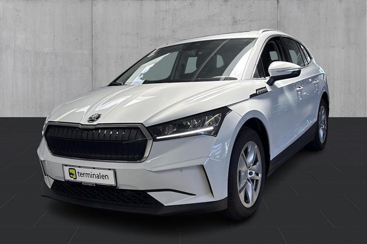 Hvid Skoda Enyaq fra 2022 set udefra