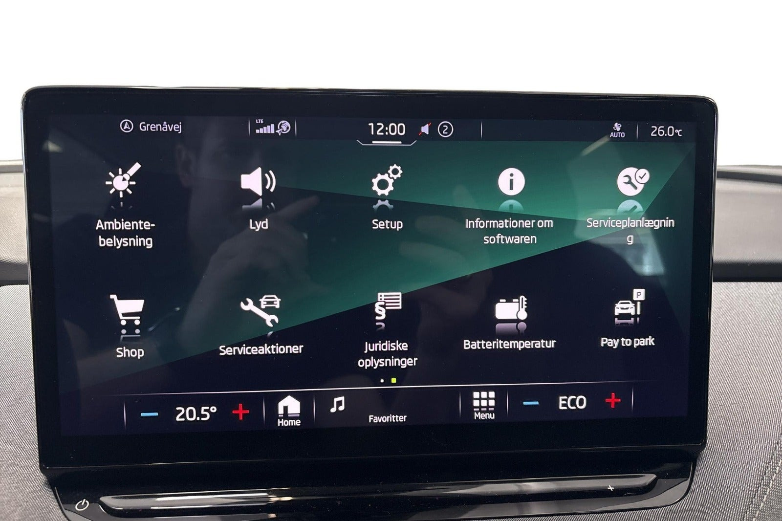 Hvid Skoda Enyaq fra 2022