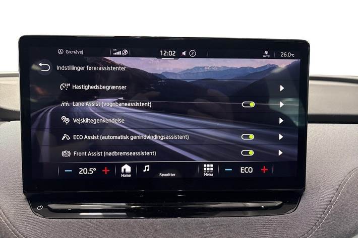 Hvid Skoda Enyaq fra 2022