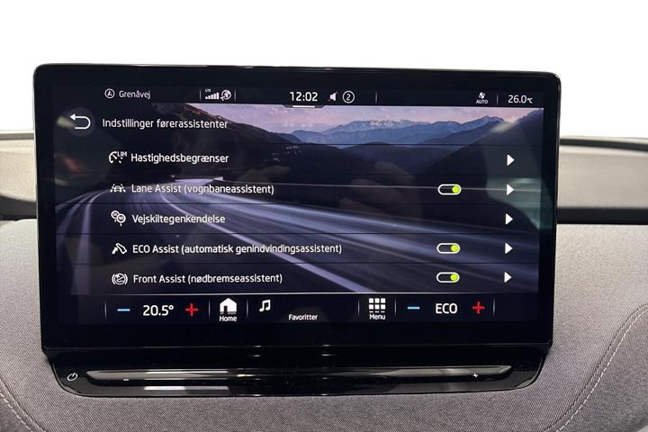 Hvid Skoda Enyaq fra 2022