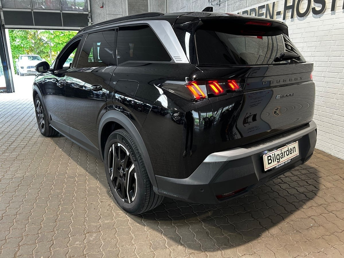 Sort Peugeot e-5008 fra 2025