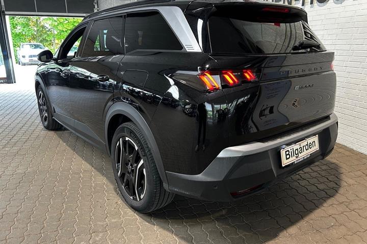 Sort Peugeot e-5008 fra 2025