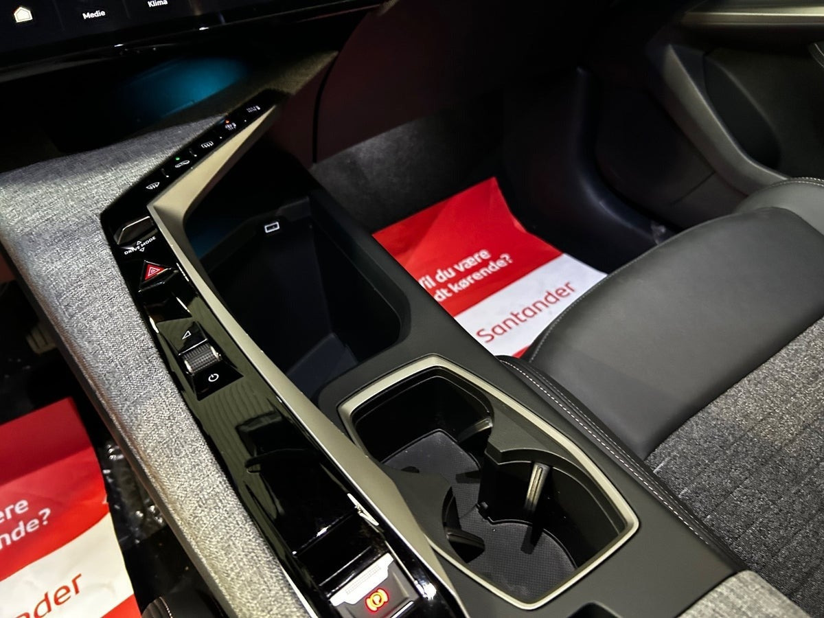 Sort Peugeot e-5008 fra 2025