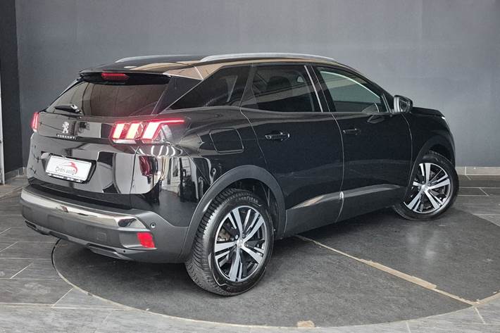 Sort Peugeot 3008 fra 2018
