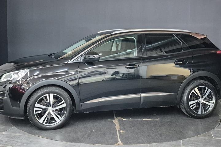 Sort Peugeot 3008 fra 2018