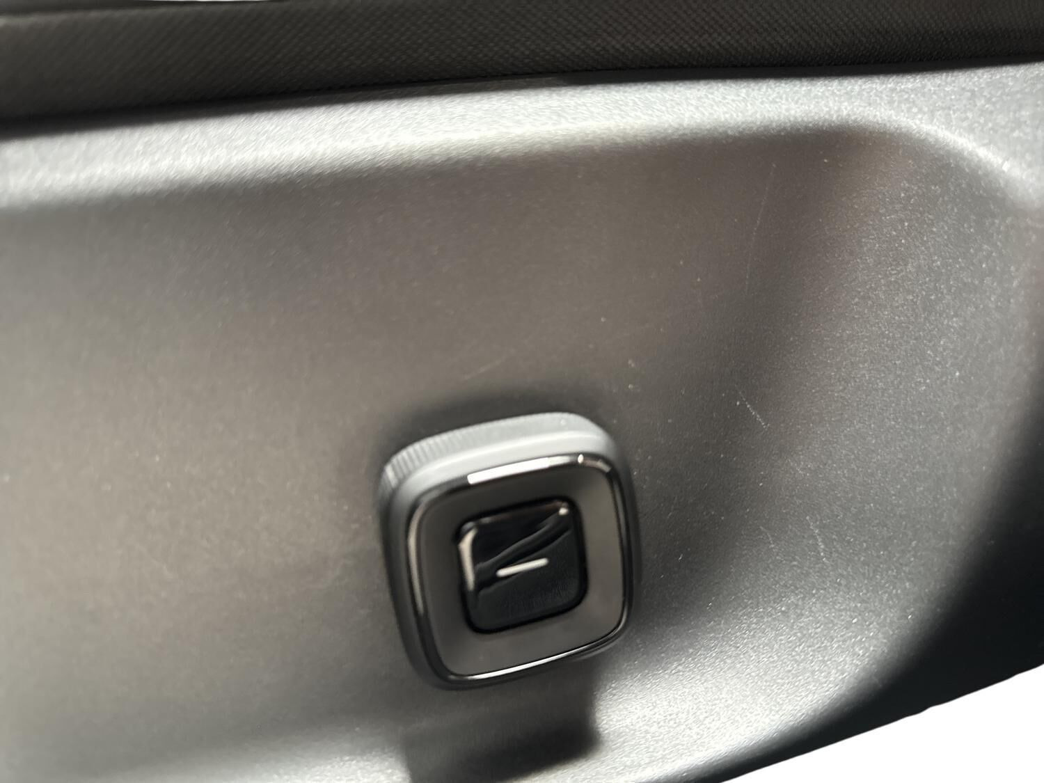 Grå Volvo EX30 fra 2024
