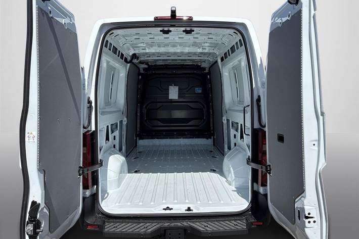 Hvid Renault Master V T35 fra 2026